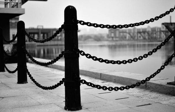 河邊的鏈條圍欄會出現(xiàn)斷裂的問題嗎？